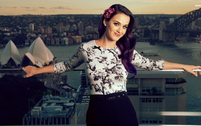 Singer Katy Perry on the background of Sydney
