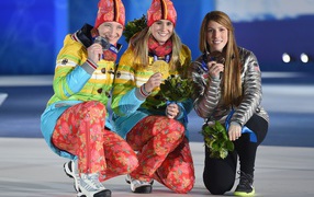 Обладательница серебряной медали немецкая саночница Татьяна Хюфнер на олимпиаде в Сочи