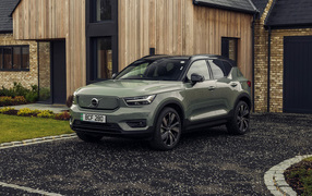 2021 Volvo XC40 Recharge P8 AWD SUV at home