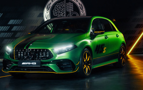 Green Mercedes-AMG A 45 S 4MATIC+ Final Edition