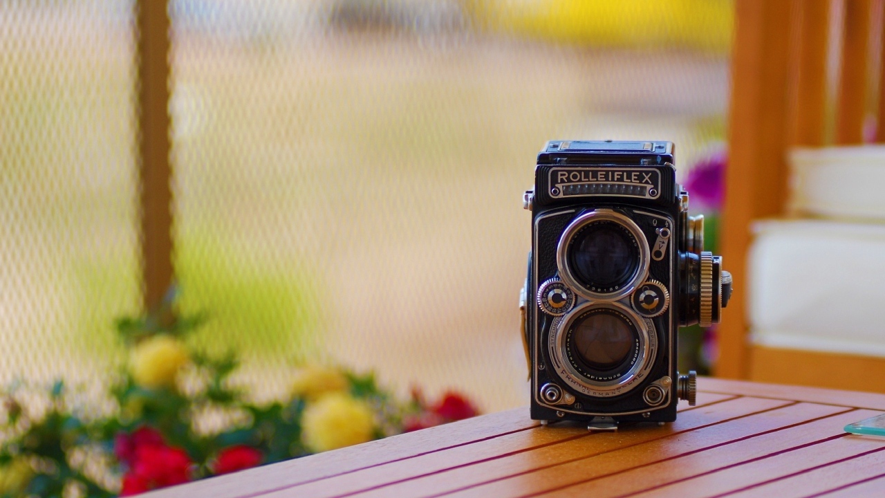 Old rolleiflex camera on the table