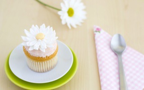 Cake in the form of chamomile