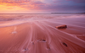 Розовый песок на закате