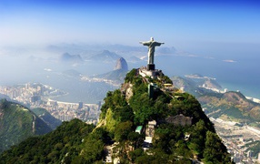 Статуя в Бразилии
