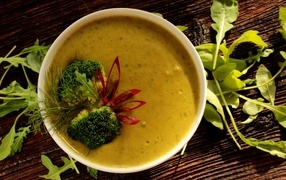 Puree soup with arugula and broccoli