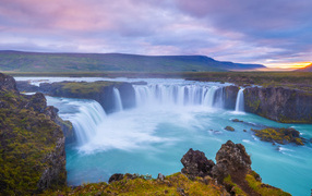 Большой водопад Годафосс, Исландия