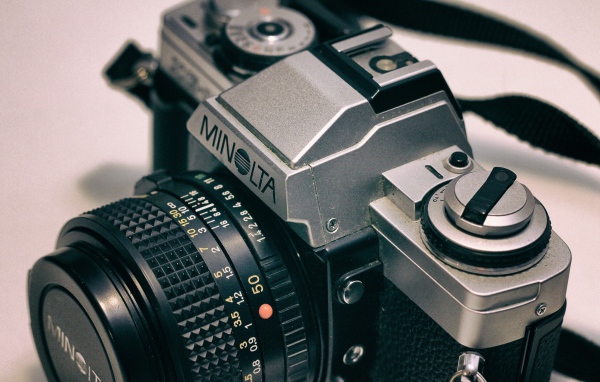 Старый фотоаппарат MINOLTA крупным планом 