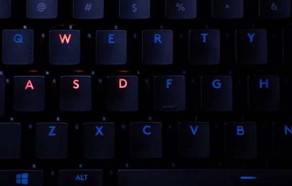 Черные клавиши клавиатуры