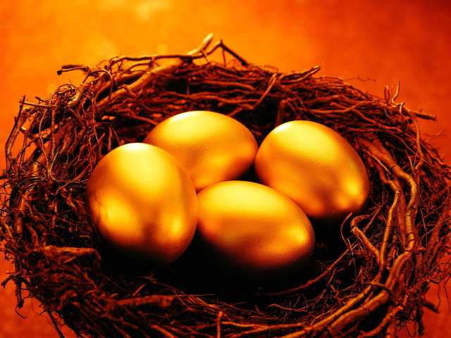 Finance_Wallpapers_Gold_Hen_laying_the_golden_eggs_013919_29.jpg