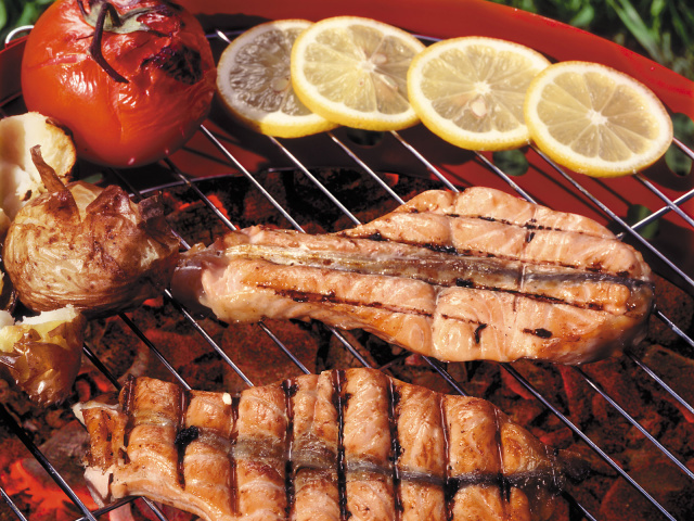 http://www.zastavki.com/pictures/640x480/2012/Food_Meat_and_barbecue_Fried_meat_with_lemon_011907_29.jpg