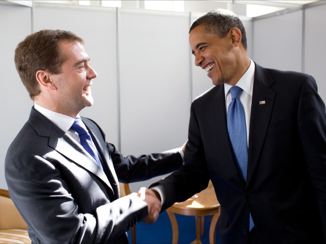 Men_Politics_Medvedev_and_Obama_Handshake_032563_29.jpg
