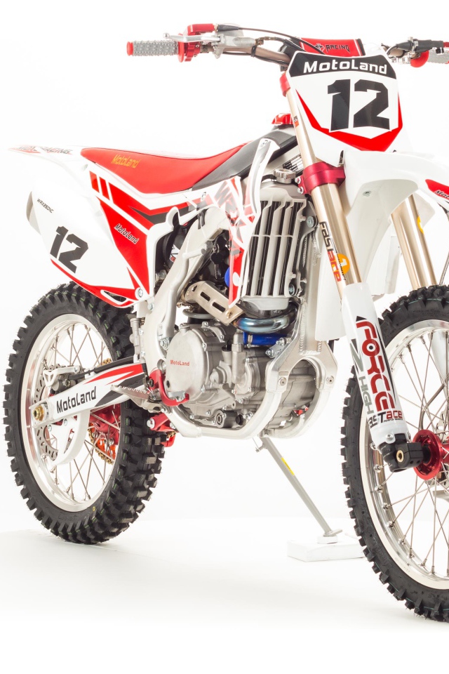 Мотоцикл КРОСС 250 WRX250 NC на белом фоне