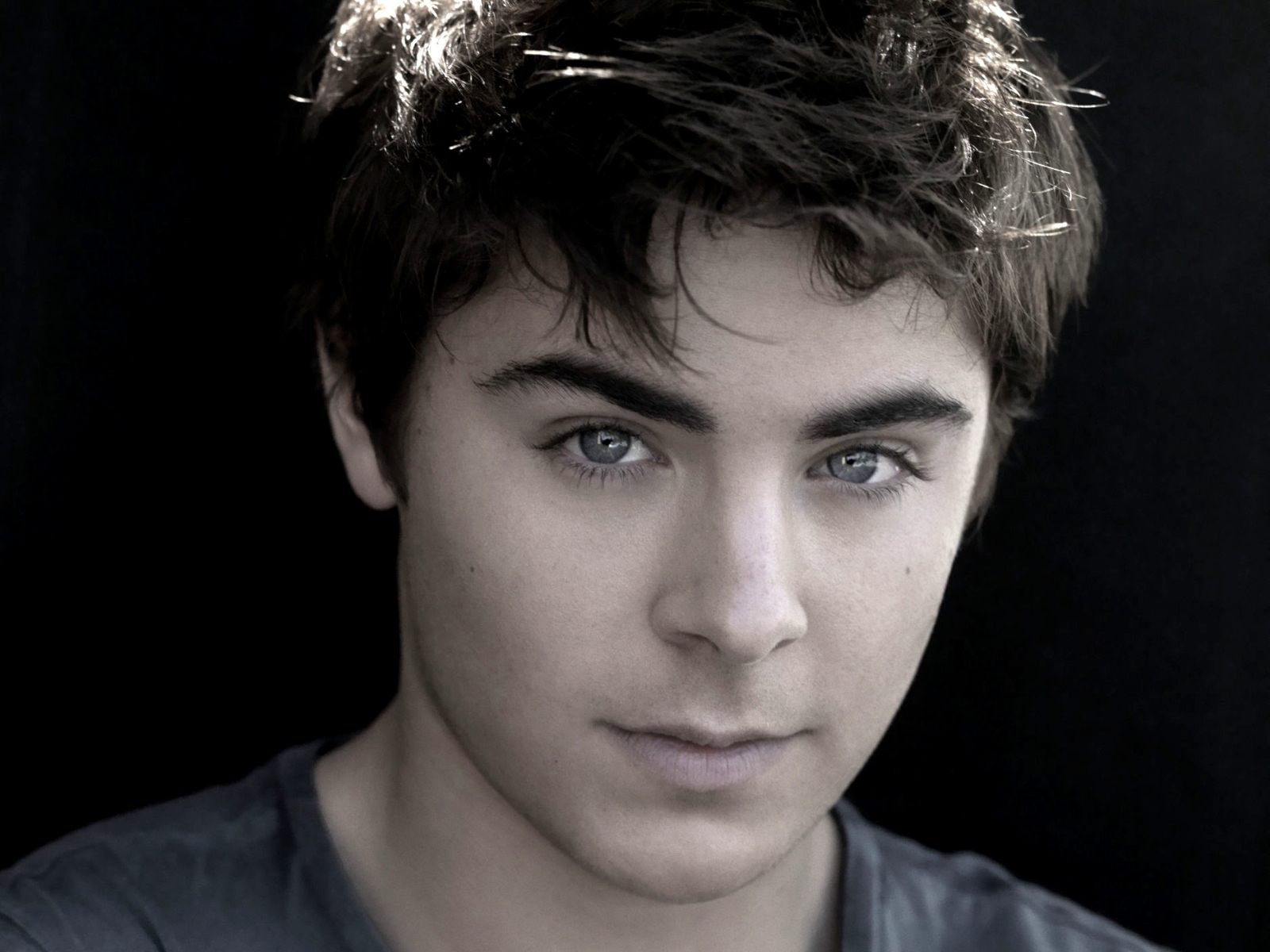 Zac Efron wallpapers and images - wallpapers, pictures, photos