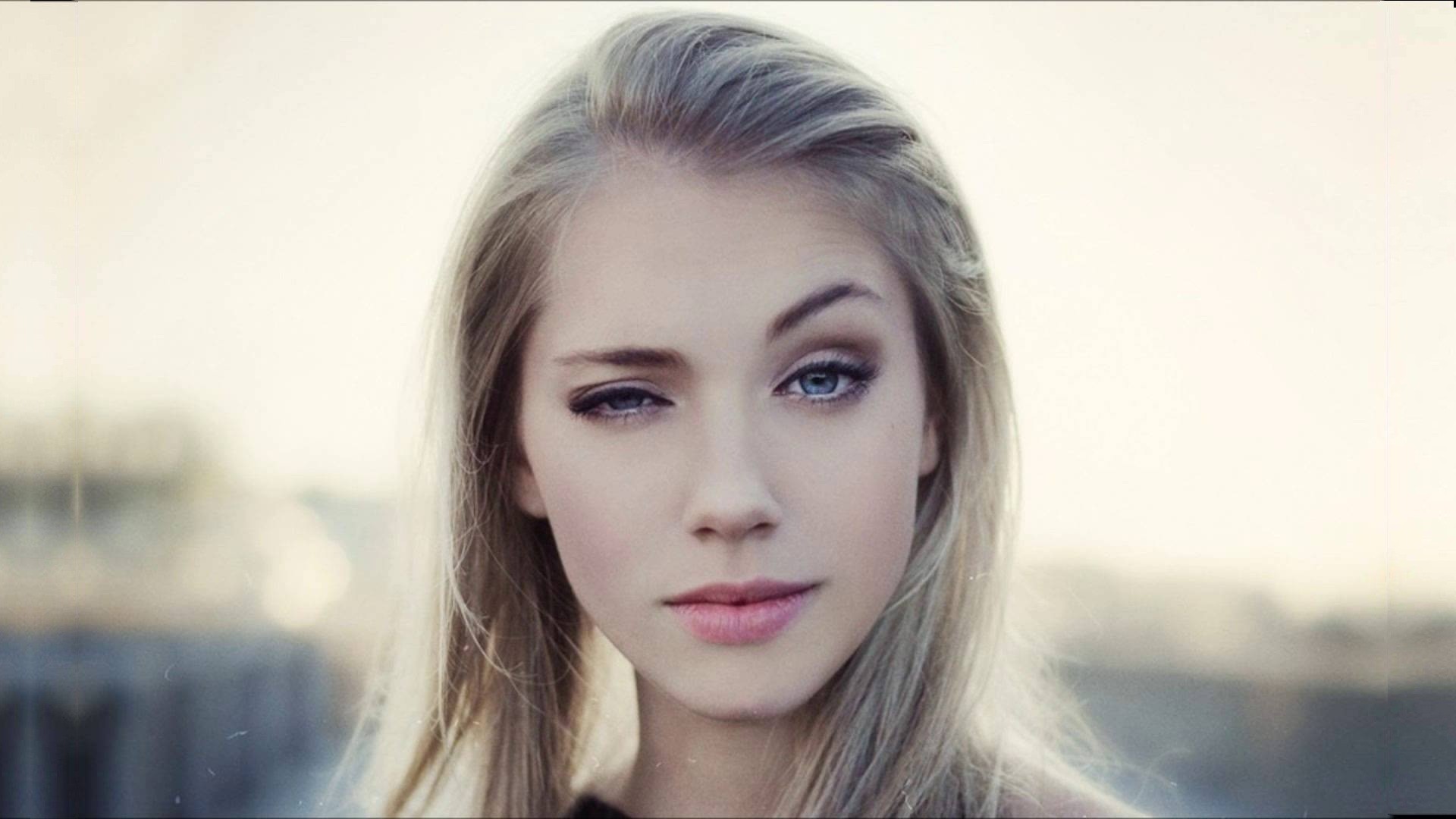 Blonde With Blue Eyes Narrowed Eyes Wallpapers And Images Wallpapers